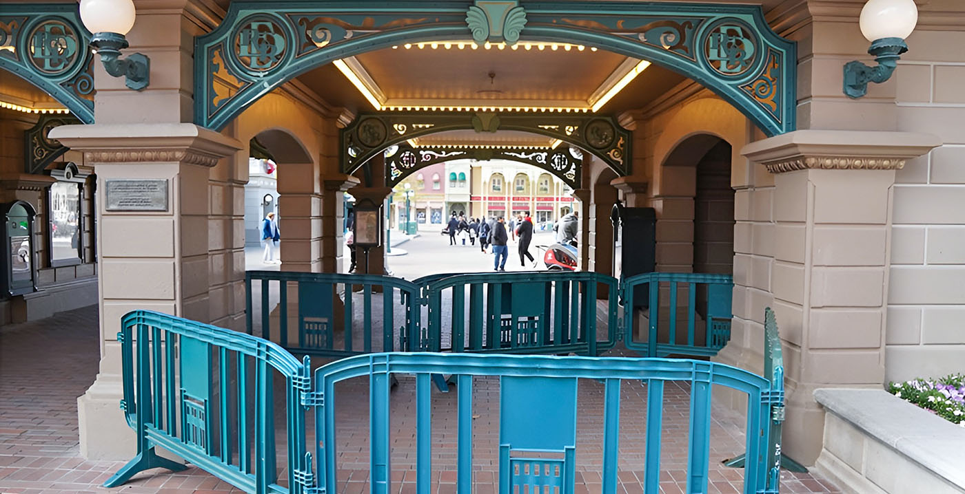Instortingsgevaar in Disneyland Paris: treinstation deels afgezet